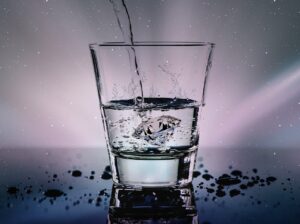 water, glass, liquid, nature, wet, refreshment, diamond, splash, water glass, drop of water, fresh, light effect, blow, gems, luxury, wealth, ice cubes, diamond shape, drink, drinking glass, sparkling water